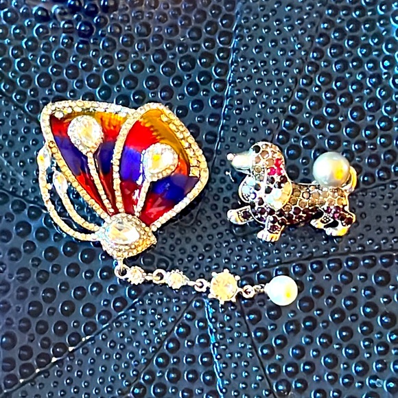 Butterfly & Dog Brooch Set - Picture 1 of 3